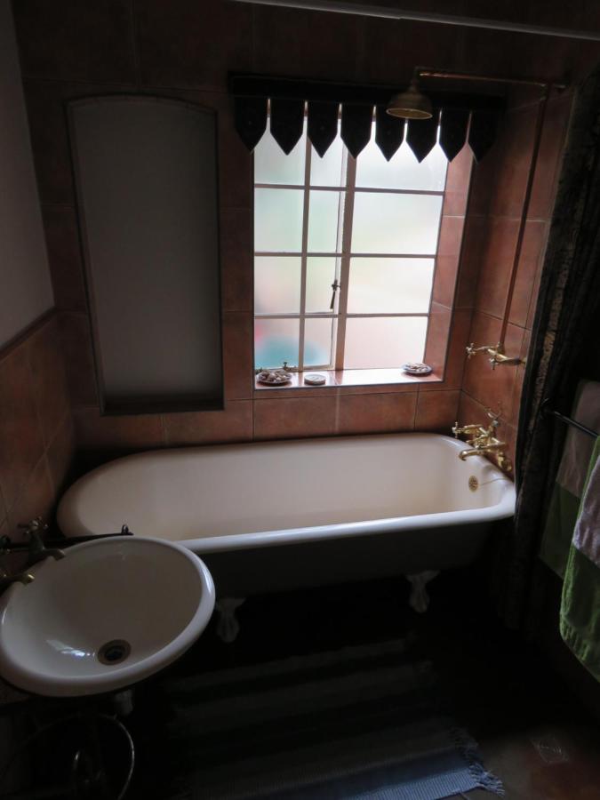 Fountain Baths Guest Cottages バーバートン エクステリア 写真